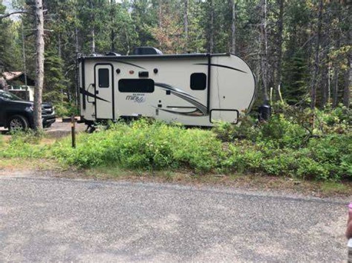 Can a travel trailer tip over?