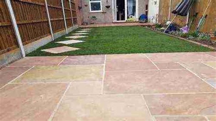 What is Indian stone paving