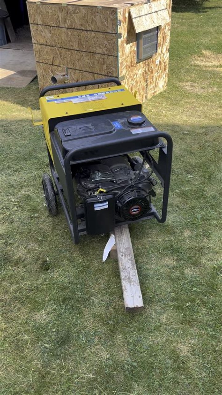 Why does my generator rev up and down